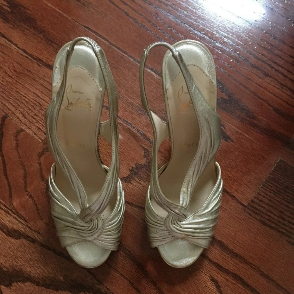 Christian Louboutin Gold size 39